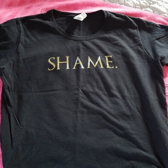 Gildan Tops - Game of Thrones t shirt